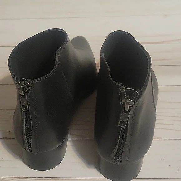 Intentionally Blank Leather Booties Size 9 - Picture 5 of 7